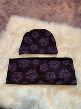 Load image into Gallery viewer, Fleece lined scarf &amp; beanie set- Plaid Purple paw *
